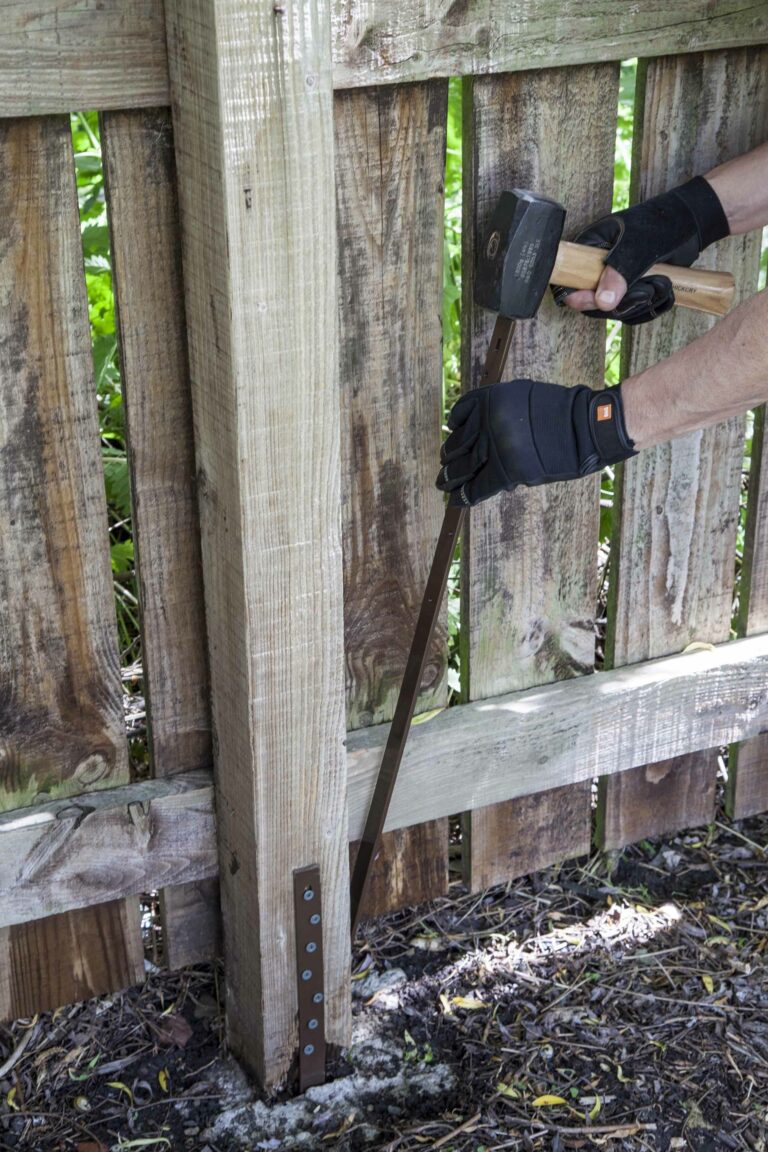 Post Buddy Pack of 4 Easy Fence Post Repair (to fix 2 Broken Wood Posts),  Fast and Easy to Install, Highly Effective, Long-Lasting